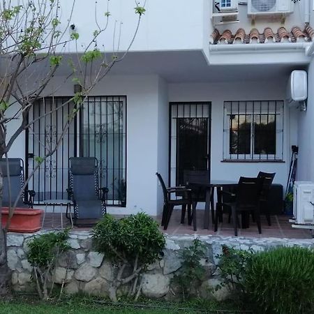 Beautiful Apartment In La Carihuela, Torremolinos Exterior foto
